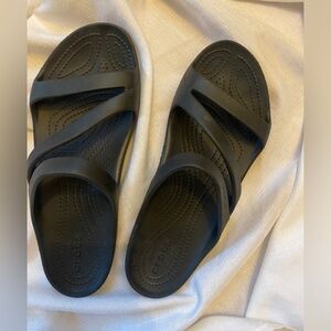Used croc sandals, size 10